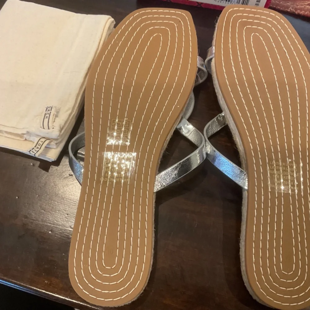 Tory Burch Bombe Miller Espadrille Sandals in silver size10, BNIB, MSRP$248 - Picture 3 of 3